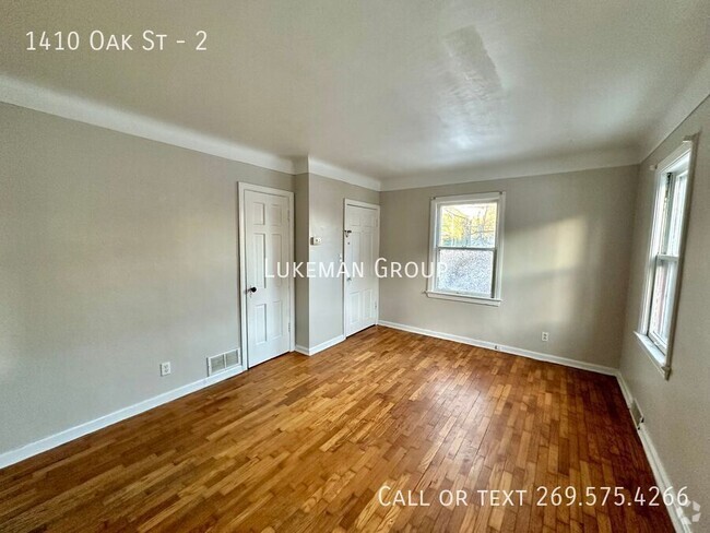 Building Photo - 1 Bedroom, 1 Bathroom - Vine Neighborhood ... Unit 2 Rental