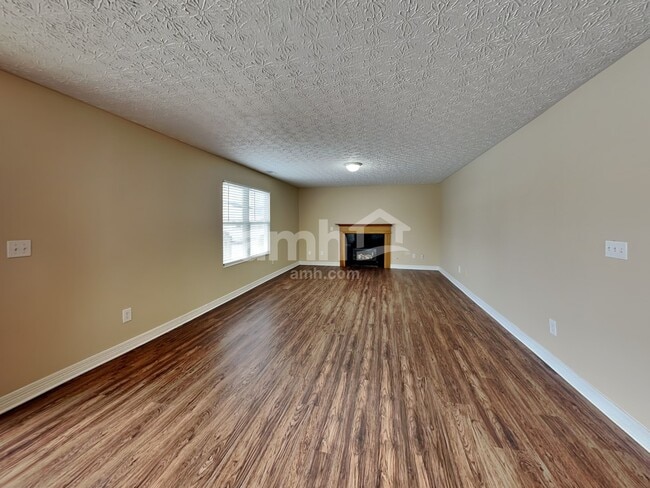 Photo - 82 Richard Ave