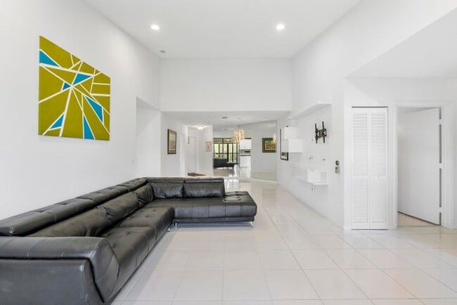 Photo - 5153 Floria Dr