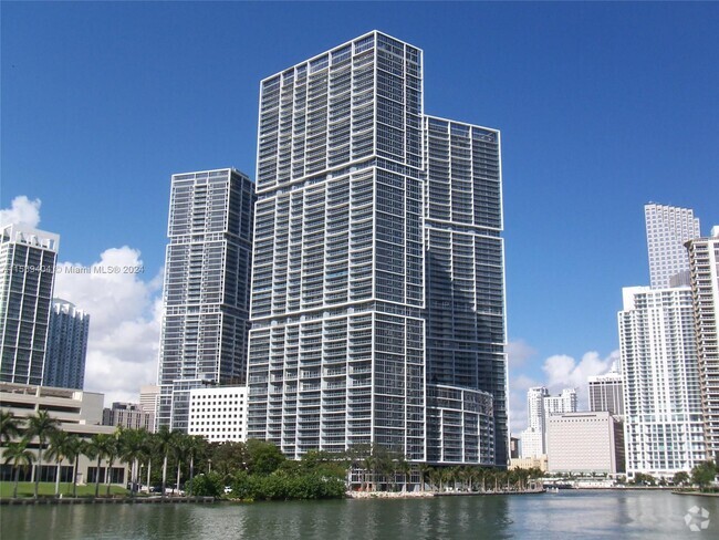 Building Photo - 475 Brickell Ave Unit 4908 Rental