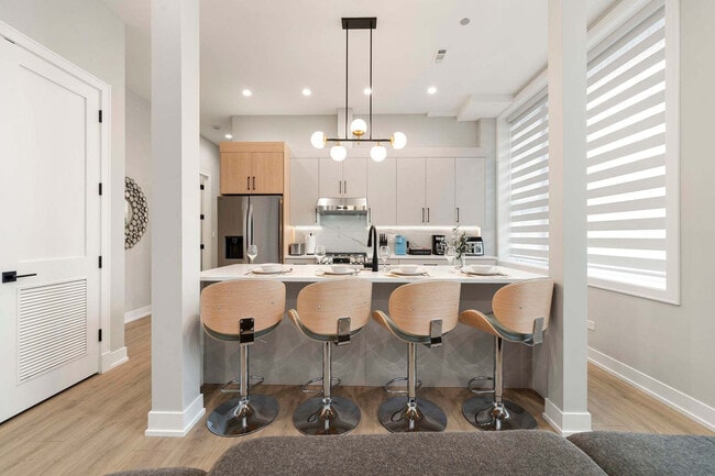 Photo - 801 S Western Ave Unidad ID1262785P