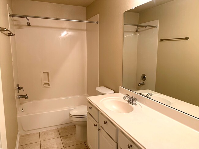 Building Photo - 2822 Chalet Knolls Ln