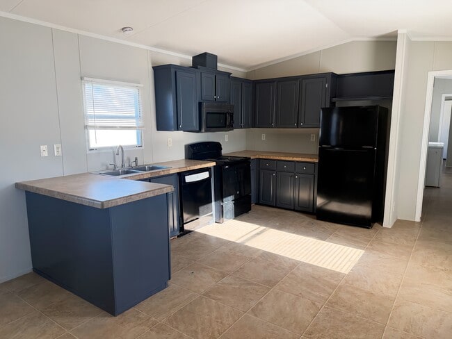 Photo - 110 N Michigan St