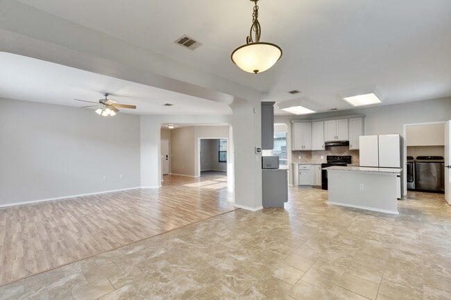 Photo - 6305 Roseborough Dr
