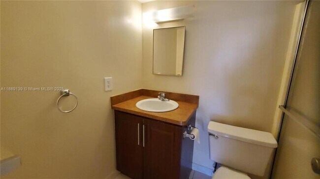 Photo - 2 bedroom in Hollywood FL 33023