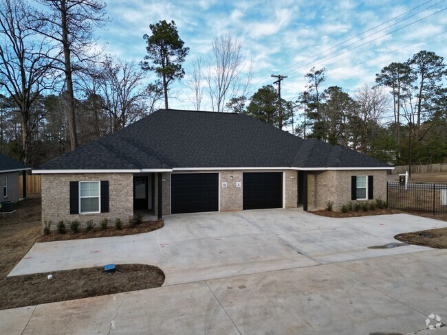 Building Photo - Creekside Rental