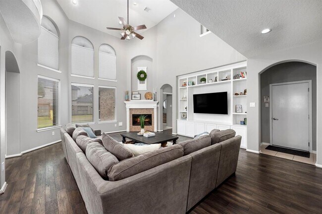 Photo - 10822 Cornwall Ln