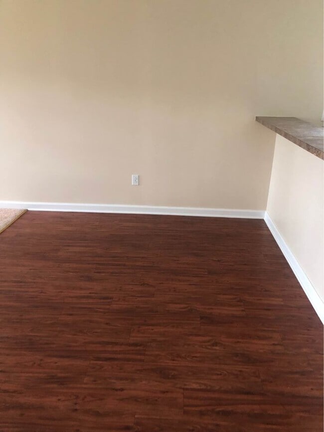 Photo - 700 Chatham Ct