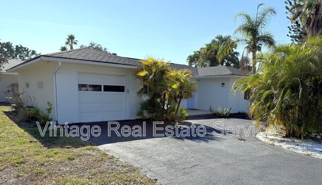 Building Photo - 225 Cevera Rd