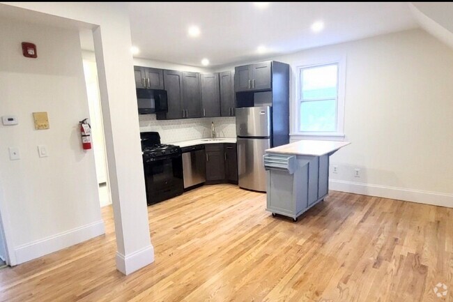 Building Photo - 35 Pangborn Pl Unit 2 Rental