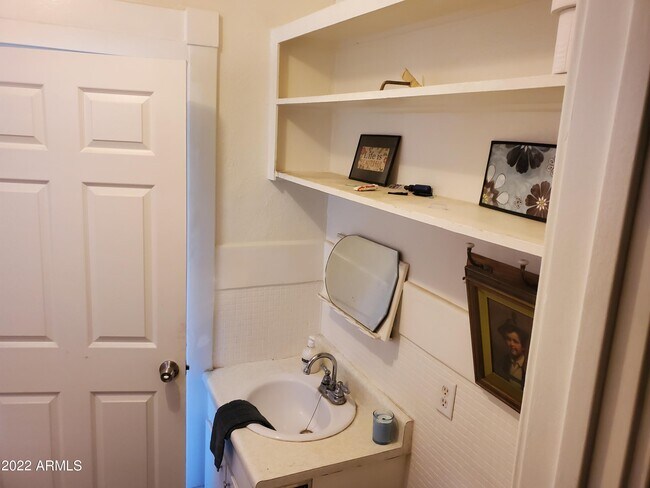 Photo - 576 Garfield Ave