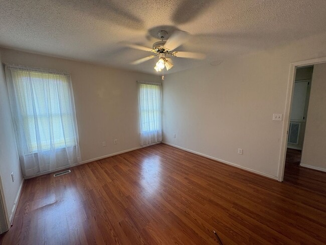 Photo - 10 Fortson Way