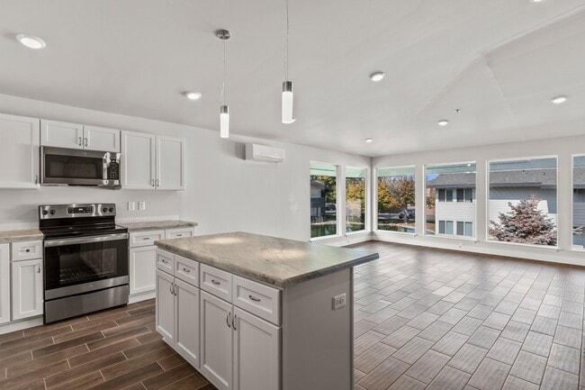 Cocina renovada en Lakeside Apartments - Lakeside Apartments