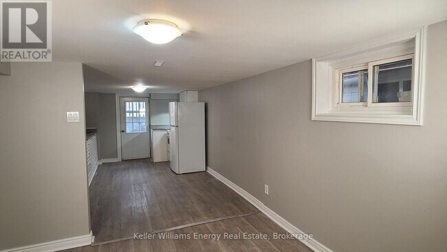 Photo - 201 Celina St