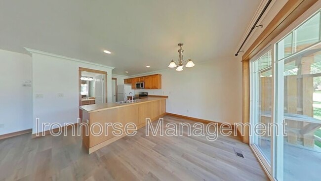 Photo - 5471 Glenellen Dr Unit #4