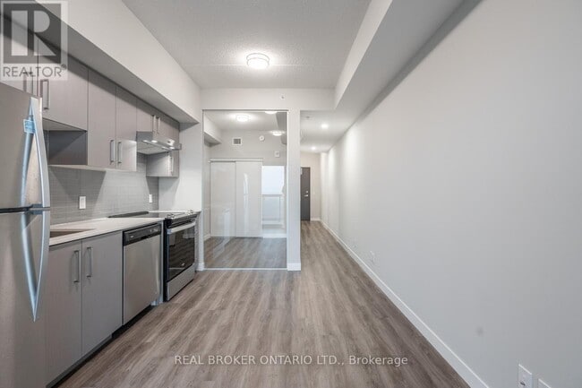 Photo - 15 Queen St S Unit 906