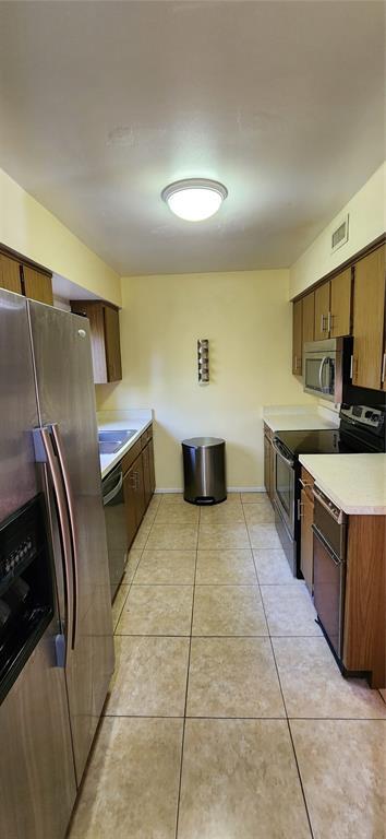 Photo - 223 Crown Oaks Way