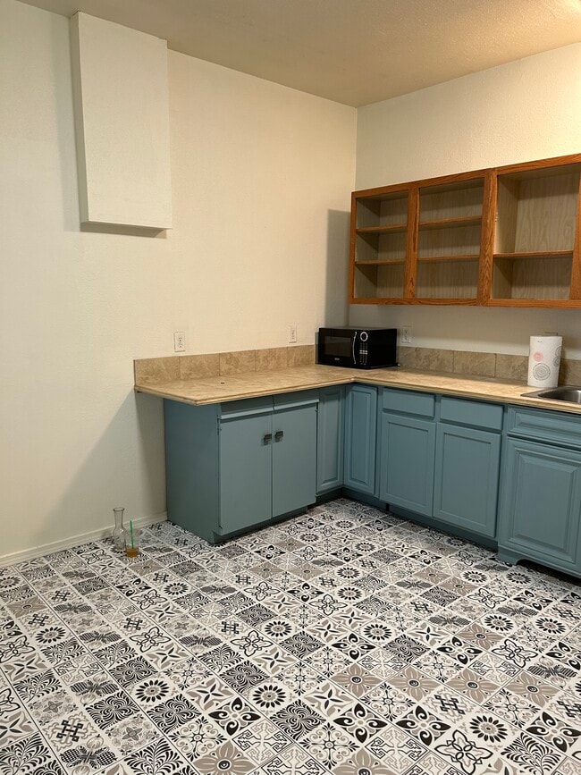 Photo - 276 Adams St Unidad B