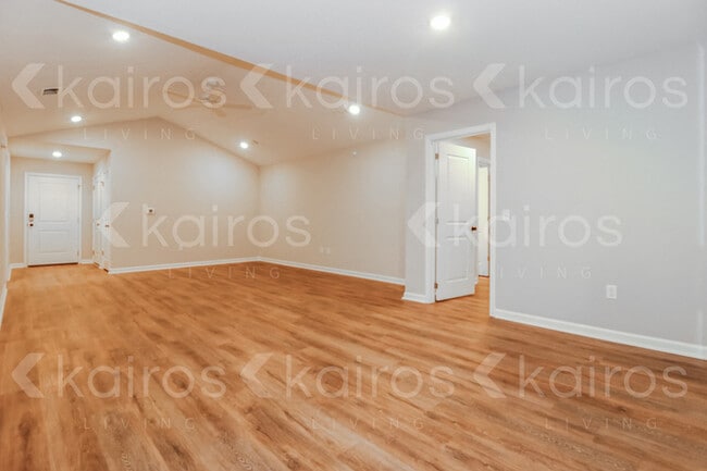 Photo - 103 Cottage Grove Rd