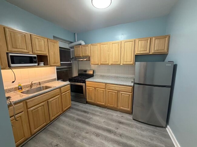 Building Photo - 1607 Cortelyou Rd Unit 2 FL