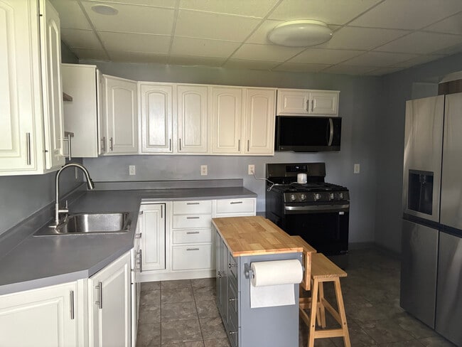 Photo - 413 Stephenson St Unit B