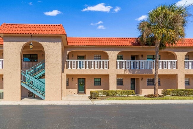 Building Photo - 1750 Belleair Forest Dr