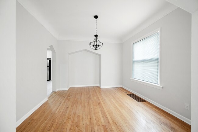 Photo - 4849 W Hutchinson St