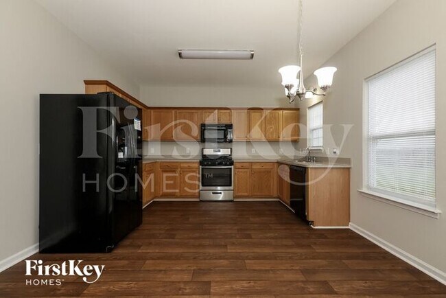 Photo - 321 Holton Dr