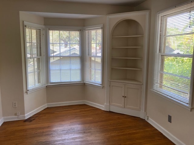 Living Room - 1139 Bay St NE Unit Upstairs