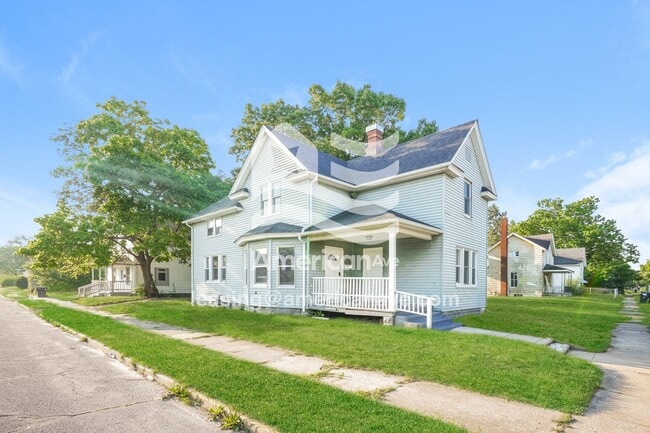 Building Photo - 250 Studebaker St