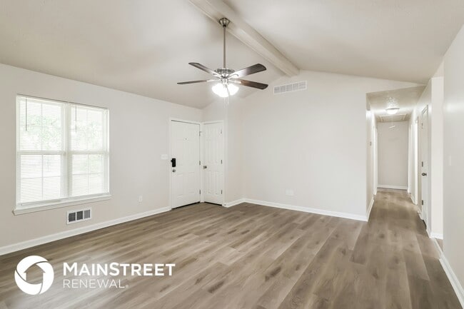 Photo - 212 Tecumseh Dr