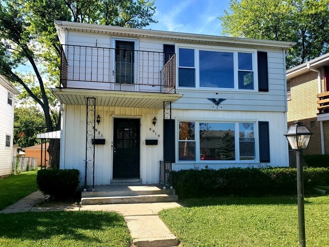Building Photo - 8919 W Hampton Ave Unit Upper Rental