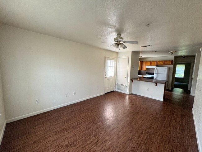 Photo - 1100 Lansberry Ct Unit # A