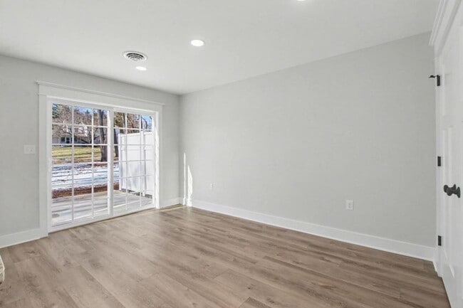 Photo - 1355 Valley Green Rd