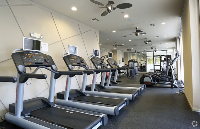 Sala de ejercicios - Instrata Upper Kirby