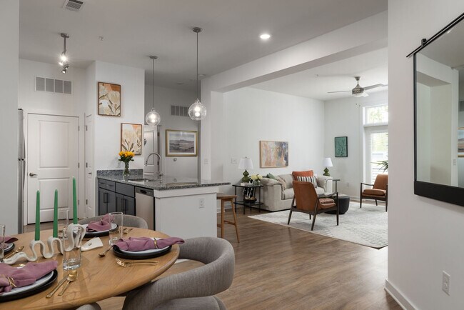 The Leo LoSo apartments — community photo