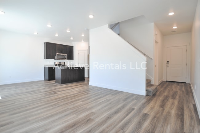 Photo - Golf, Parks & Home Sweet Home | Logan Utah Townhome