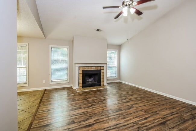 Photo - 4753 Limestone Ln NW