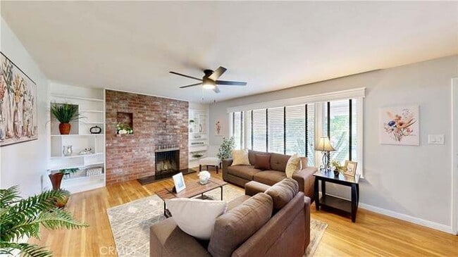 Photo - 439 Stanford Dr