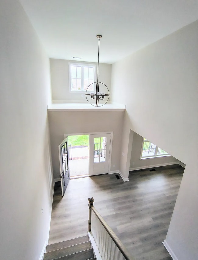 Photo - 7906 Pine St