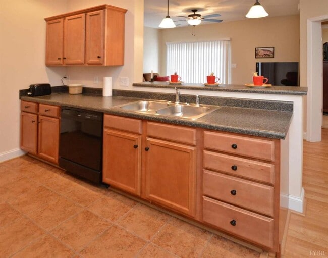 Photo - 623 Wyndhurst Dr Unit 309