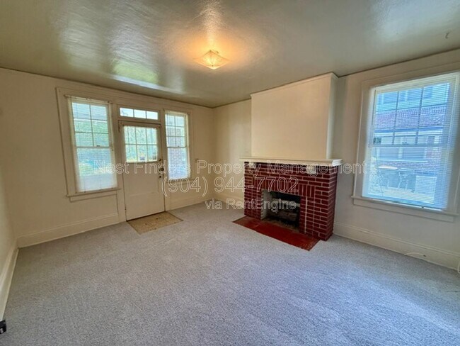 Photo - 2309 College St