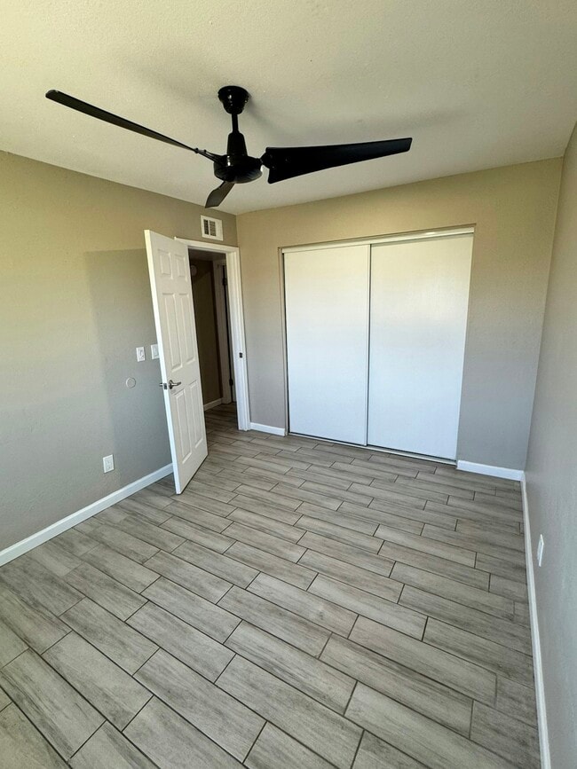 Photo - 1013 E Commonwealth Pl