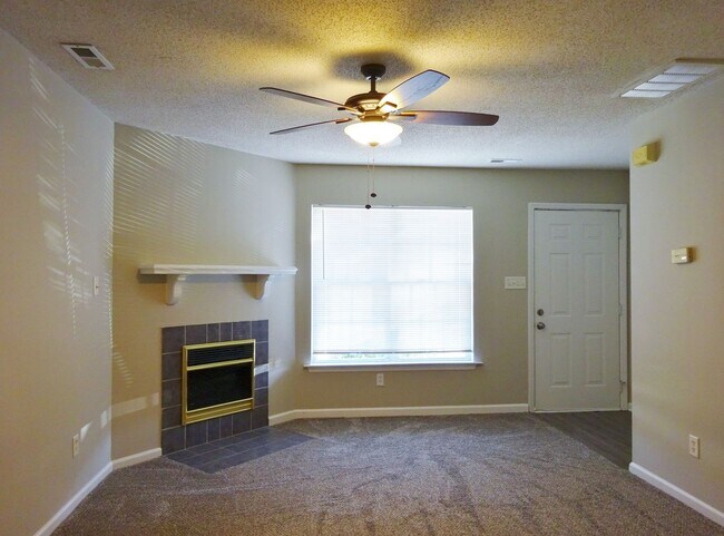 Photo - End Unit Townhome with Easy Base Acess!