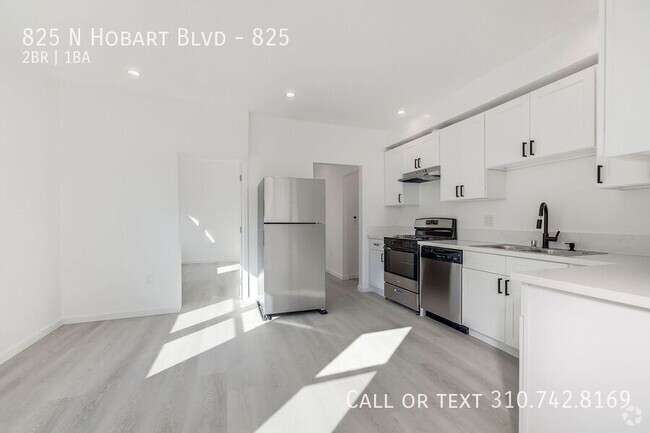 Building Photo - Charming Fully Remodeled 2-Bedroom Apartme... Unit 825 Rental