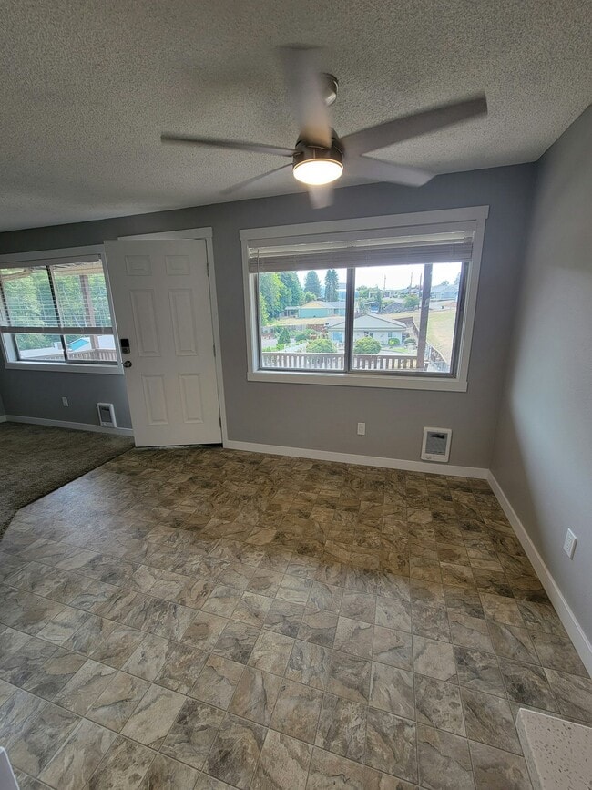 Photo - 180 SE 3rd St