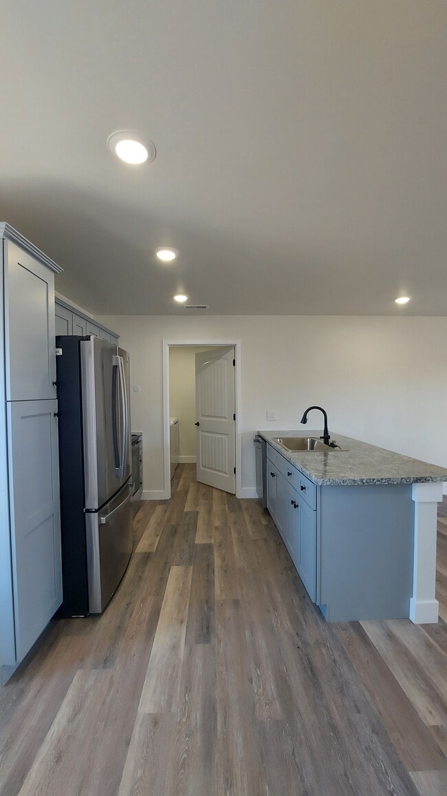 Photo - 1717 Talon St