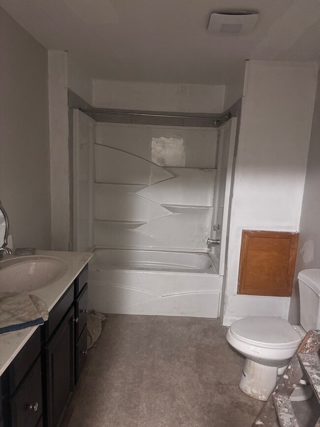 Building Photo - 3811 E 50th St Rental