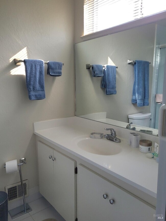 Photo - 123 Old Oak Ln