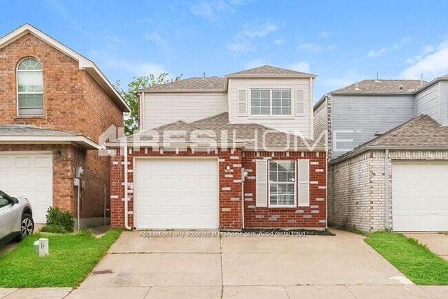 Building Photo - 907 Fairbanks Cir